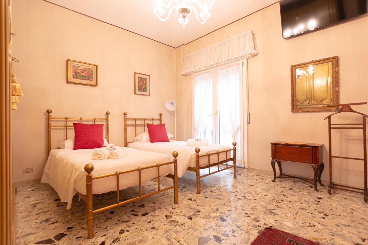 Residenza Porta Leoni - Royal Welcome เวโรนา ภายนอก รูปภาพ