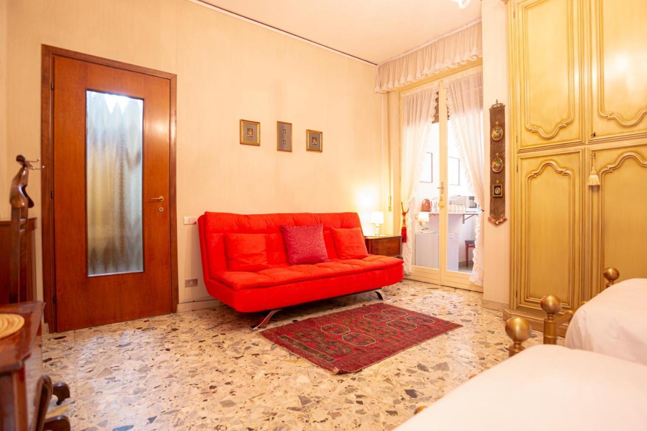 Residenza Porta Leoni - Royal Welcome เวโรนา ภายนอก รูปภาพ